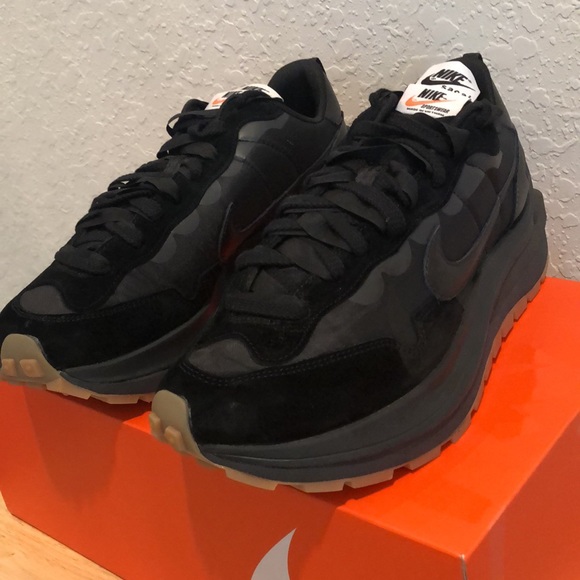 NIKE VAPORWAFFLE SACAI ‘BLACK GUM’ SNEAKERS - Picture 8 of 13